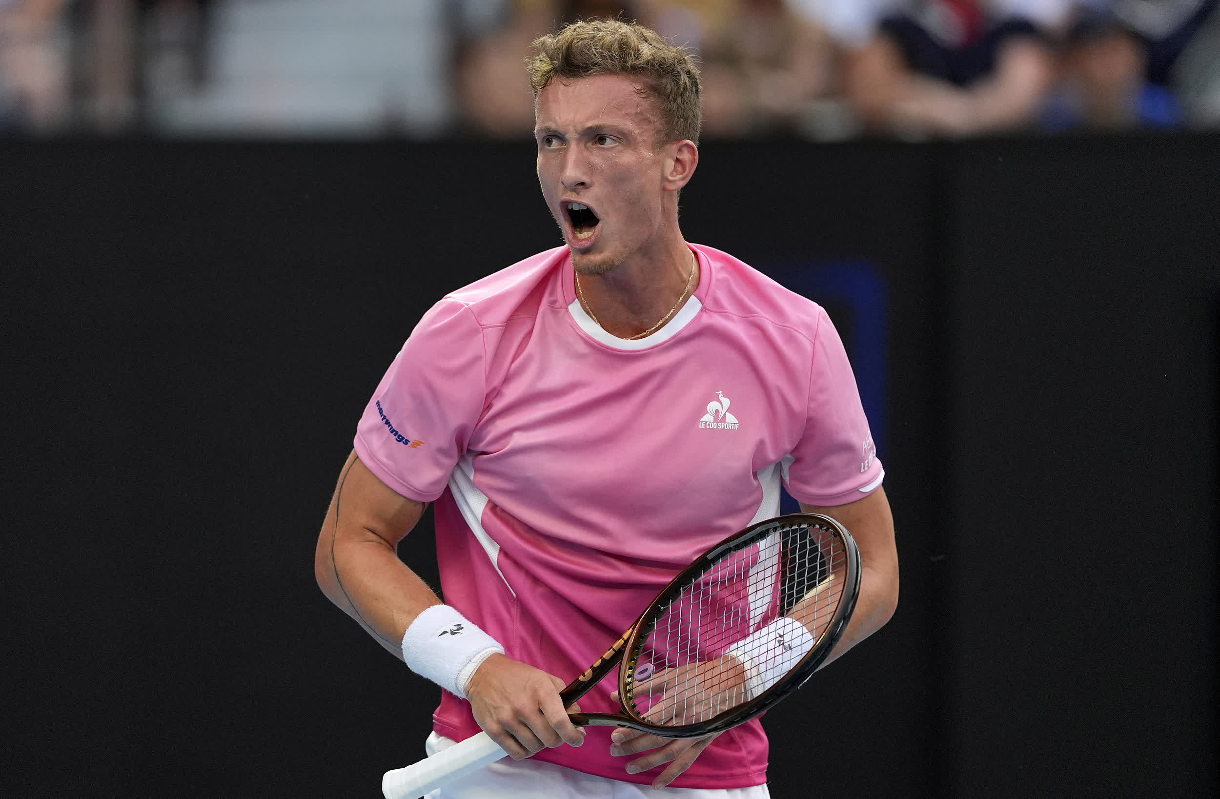 德约科维奇官方宣布出色防守新规，瑞士队引发争议！热度持续攀升的简单介绍-开云